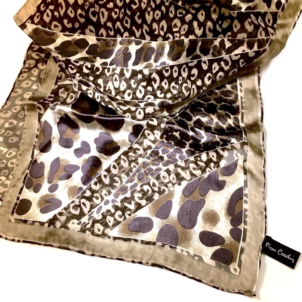 PIERRE CARDIN VINTAGE LEOPARD PRINT OBLONG SCARF HAND-ROLLED BROWN & TAN UNIQUE